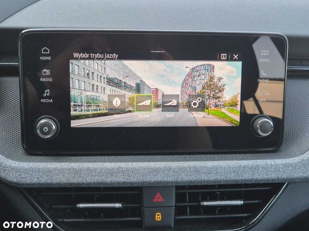 Skoda Kamiq 1.0 TSI Selection DSG - 27
