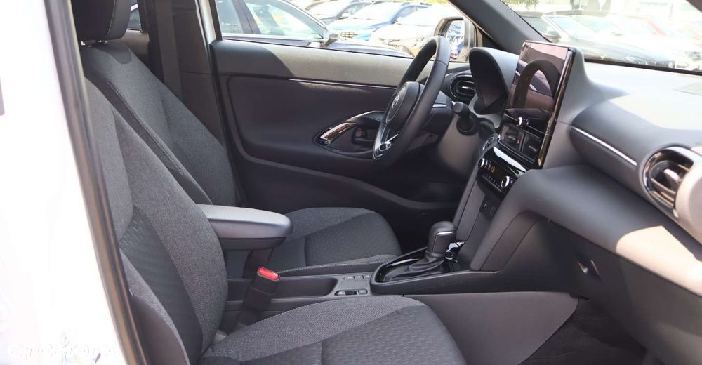 Toyota Yaris Cross - 18