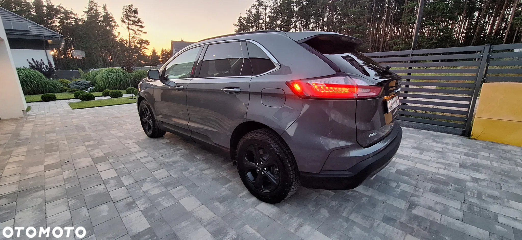 Ford Edge - 2