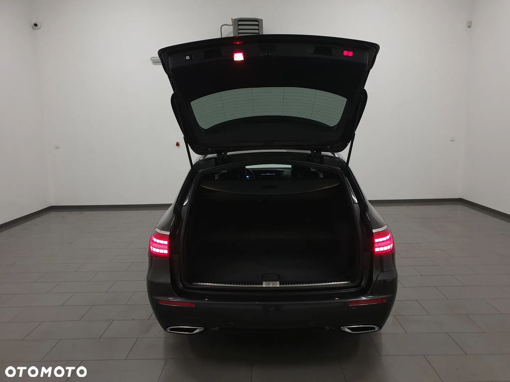 Mercedes-Benz Klasa E 300 de 4Matic 9G-TRONIC AMG Line - 5