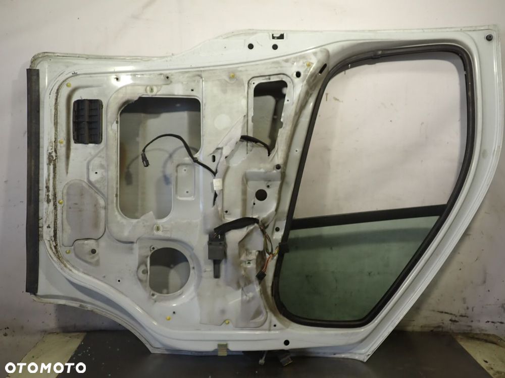 DRZWI LEWY PRZÓD RENAULT TRAFIC II 1.9 - 11