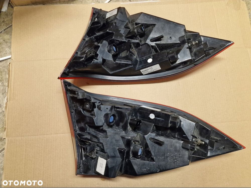 lampa tylna porsche cayenne 7p lewa 7p5945096t lub prawa 7p5945096t - 2