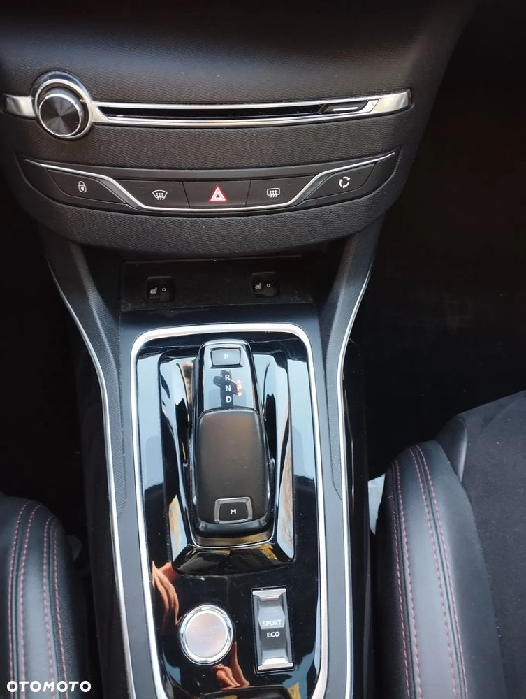 Peugeot 308 BlueHDi FAP 180 EAT8 Stop & Start GT - 17