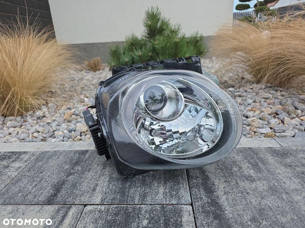 NISSAN JUKE 1 I LIFT Lampa prawa przód Bi-Xenon G34586 SPAAN2810000 - 1