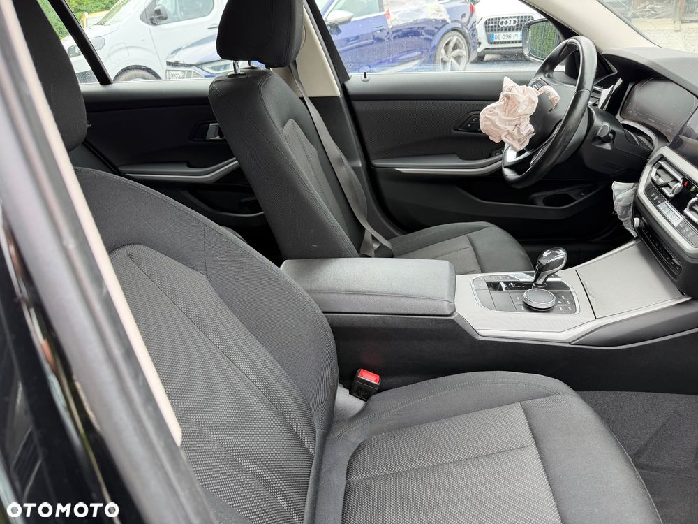 BMW Seria 3 320d xDrive M Sport - 20