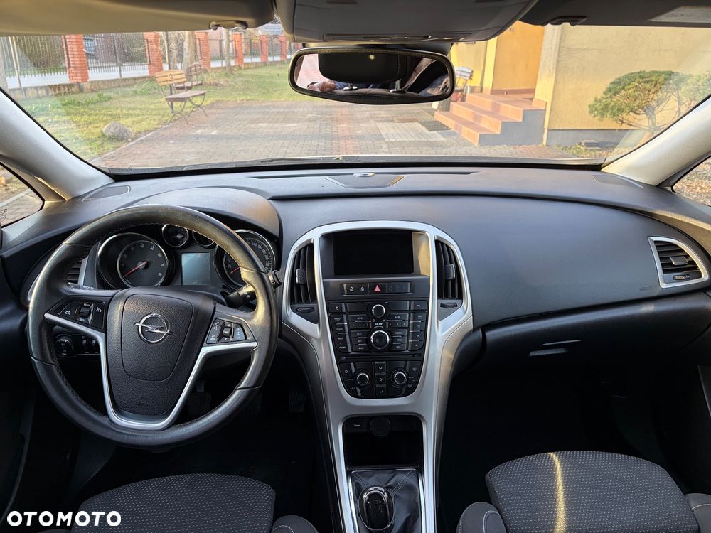 Opel Astra 1.6 Turbo Edition - 27