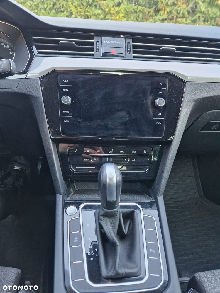 Volkswagen Passat 2.0 TDI SCR DSG Business - 20