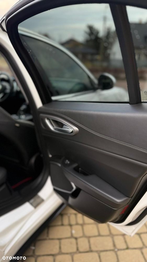 Alfa Romeo Giulia 2.0 Turbo Veloce Q4 - 27