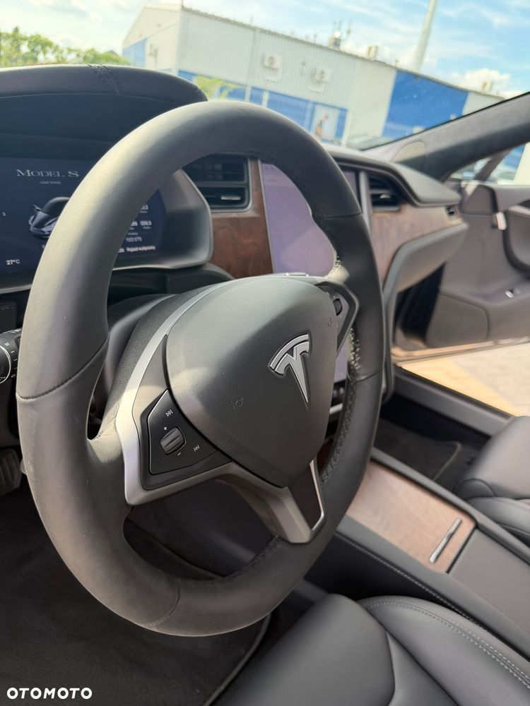 Tesla Model S - 10