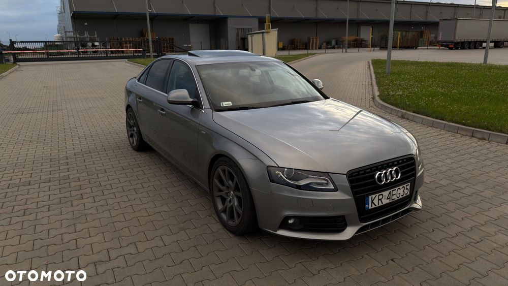 Audi A4 Limousine - 1