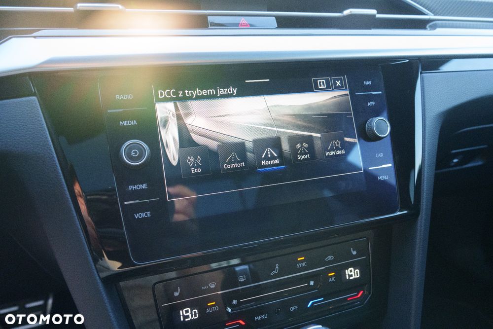 Volkswagen Arteon 2.0 TSI DSG R-Line - 19