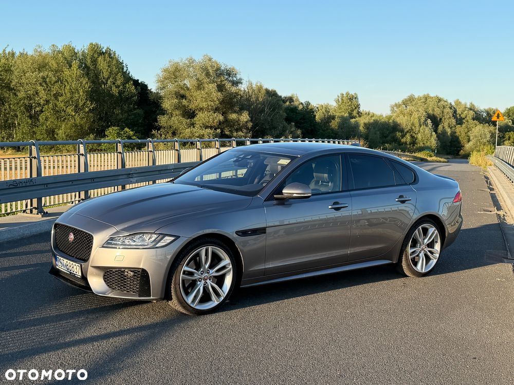 Jaguar XF 30t AWD Chequered Flag - 2