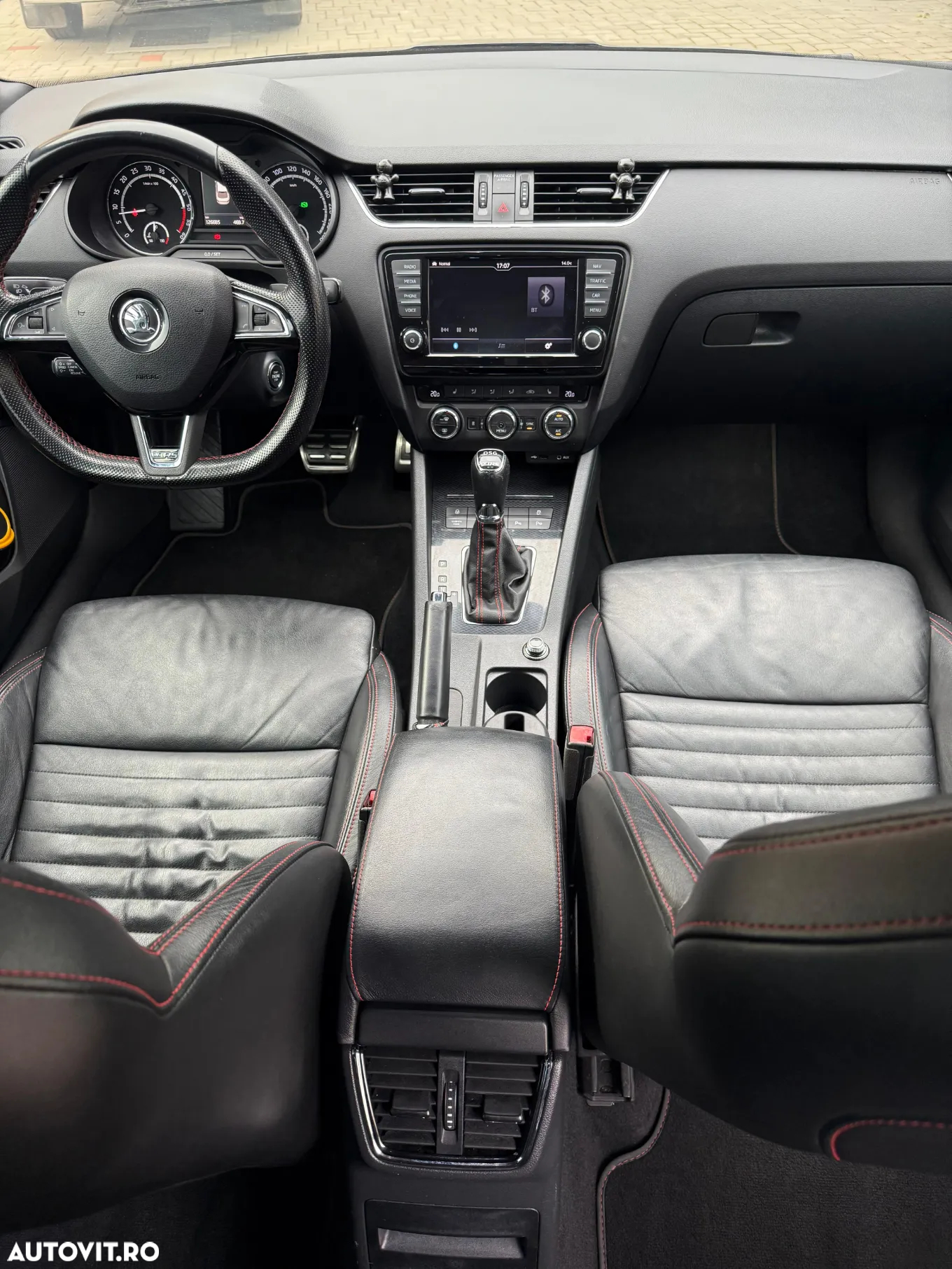 Skoda Octavia 2.0 TDI DSG RS - 8