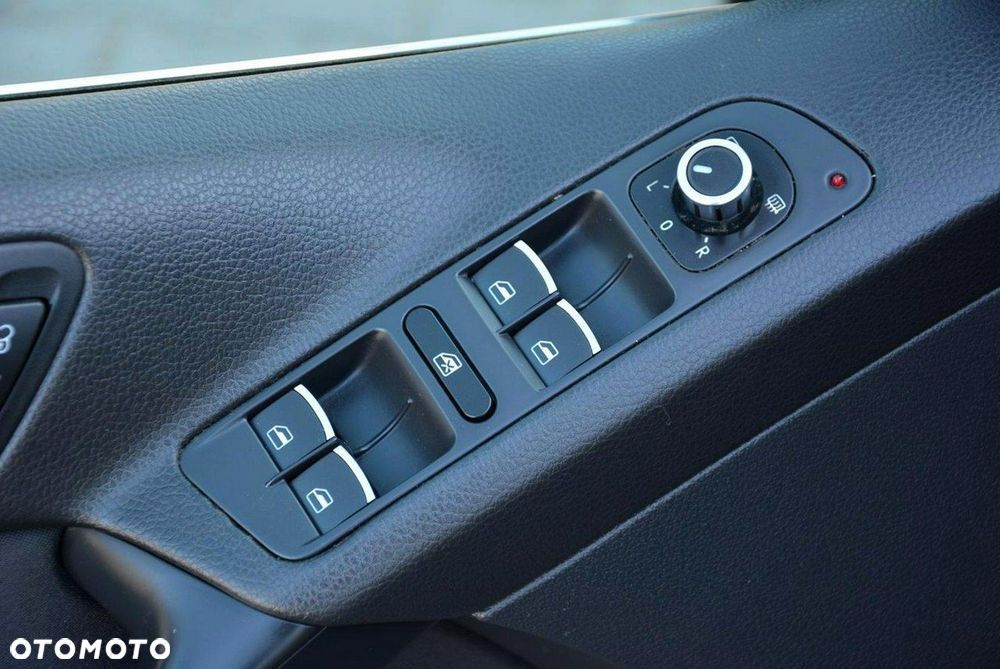 Volkswagen Tiguan 2.0 TDI DPF BlueMotion Technology Cup Sport & Style - 36