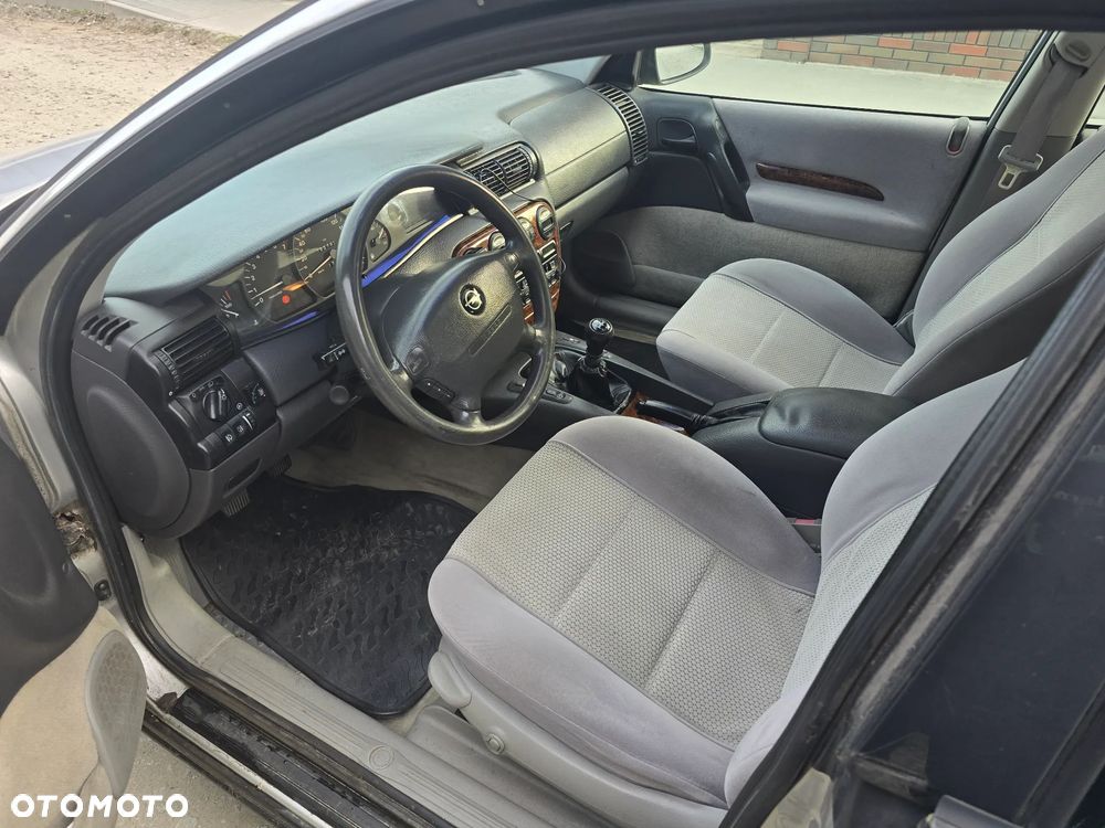 Opel Omega 2.0 Elegance - 5