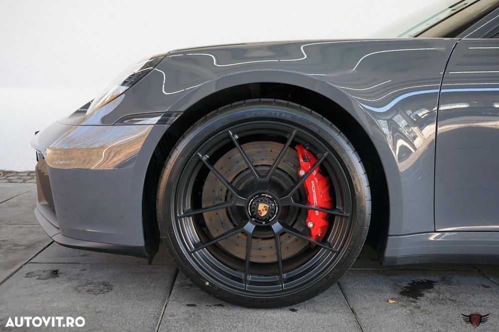 Porsche 911 Carrera GTS T-Hybrid - 14