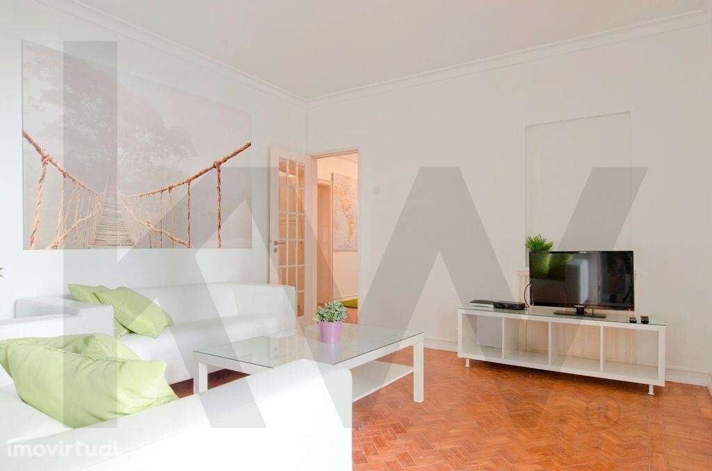 Apartamento T9 com terraço da Estrada de Benfica - Grande imagem: 3/31