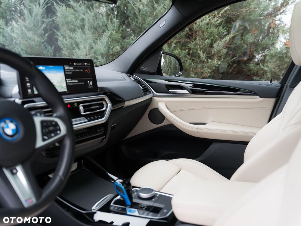 BMW iX3 80kWh Impressive - 34