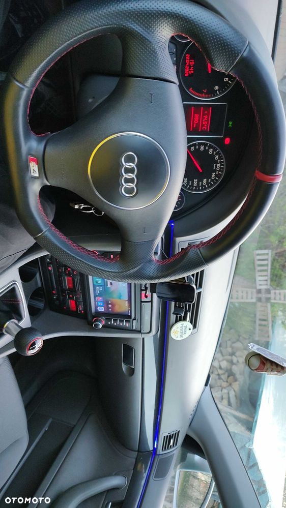 Audi A4 Limousine - 5