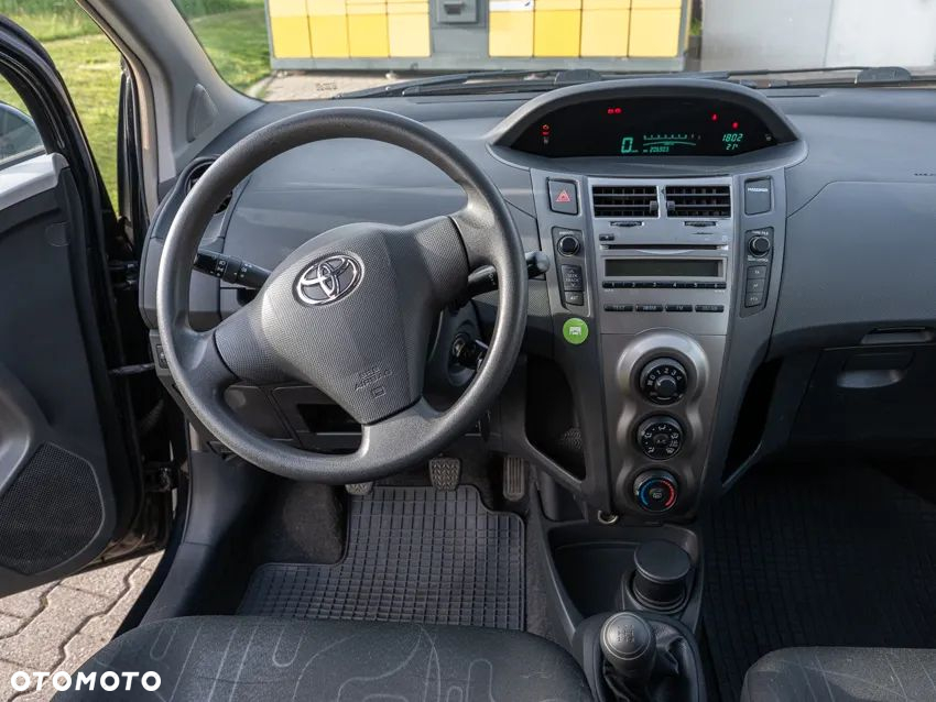 Toyota Yaris 1.0 Luna A/C - 5