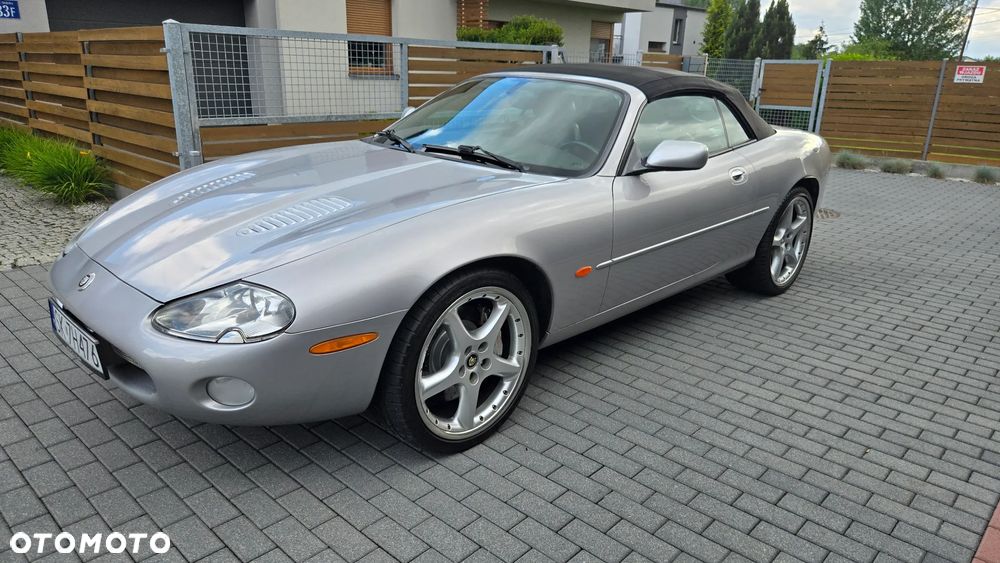 Jaguar XK8 - 2