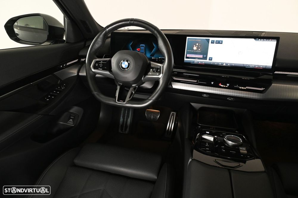 BMW 520 d Pack Desportivo M - 15