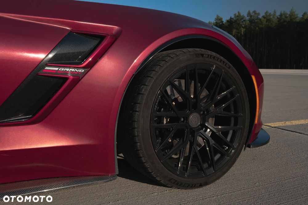 Chevrolet Corvette - 25