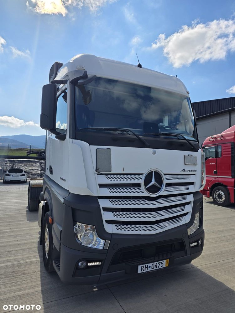 Mercedes-Benz ACTROS - 3