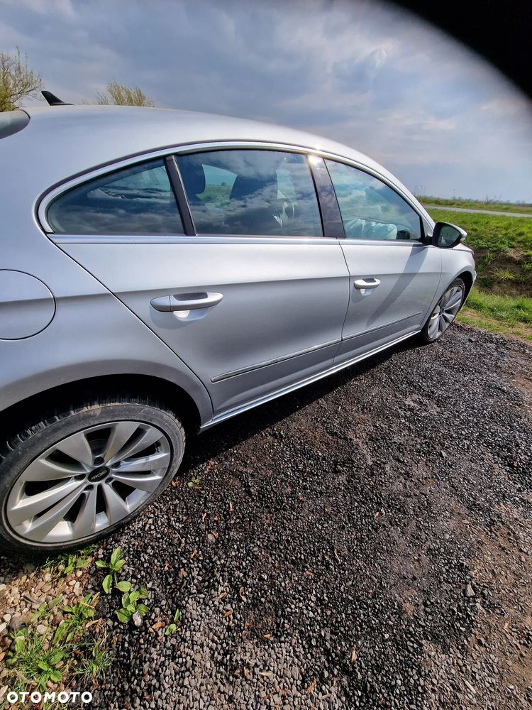 Drzwi  prawy  tył  vw  Passat  cc  w  kolorze  LA7W - 1