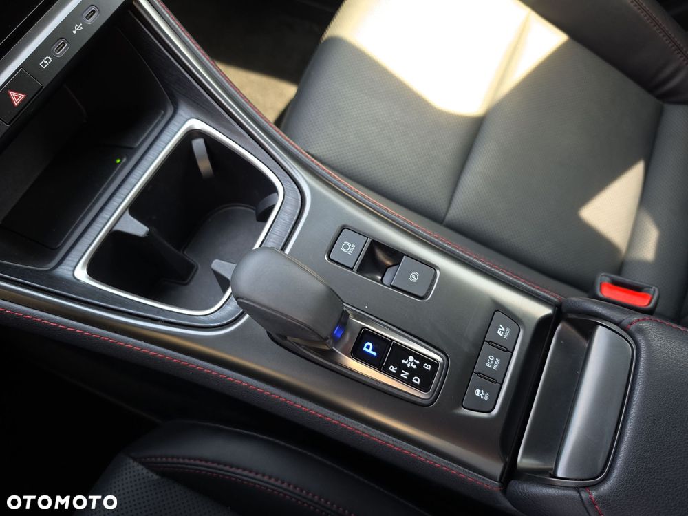 Lexus LBX 1.5 Hybrid Emotion - 18