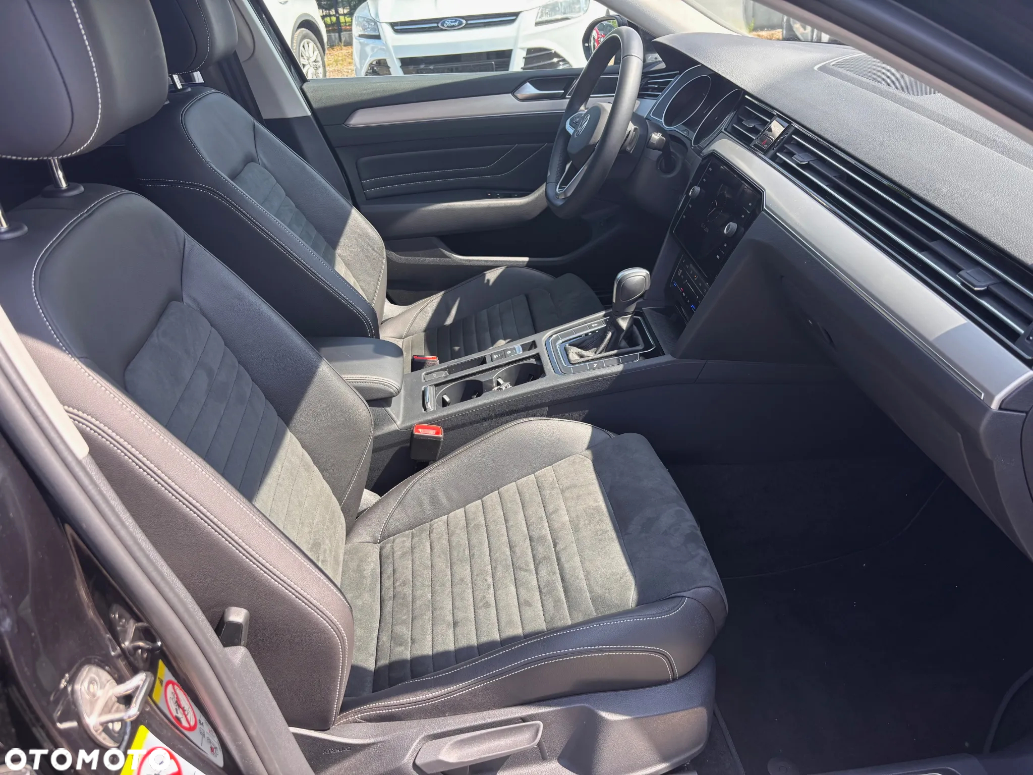Volkswagen Passat 2.0 TSI Elegance DSG - 17