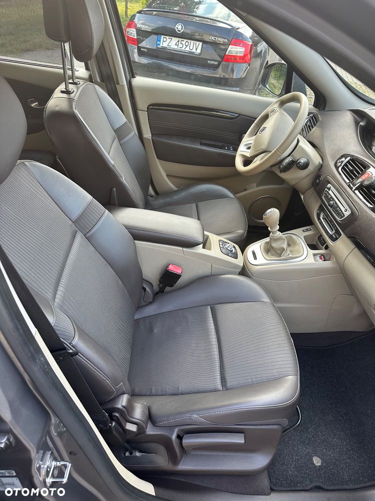 Renault Scenic 1.9 dCi Privilege Euro5 - 10