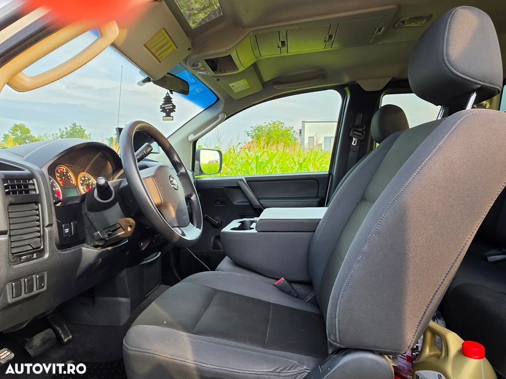 Nissan Titan - 9