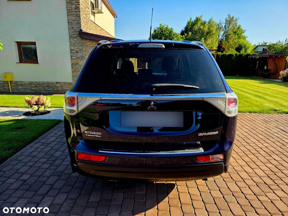 Mitsubishi Outlander - 9