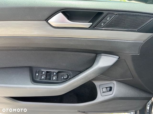 Volkswagen Passat 1.5 TSI EVO Comfortline - 17