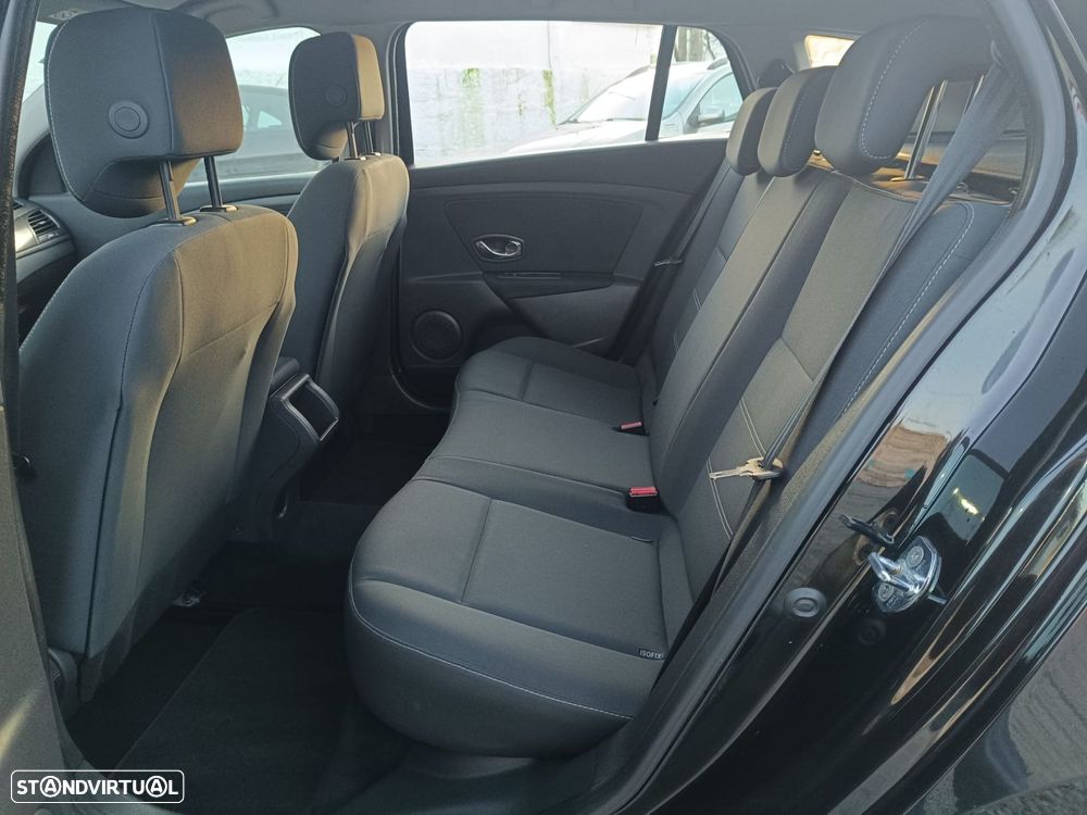 Renault Megane Sport Tourer 1.5 dCi Dynamique SS - 12