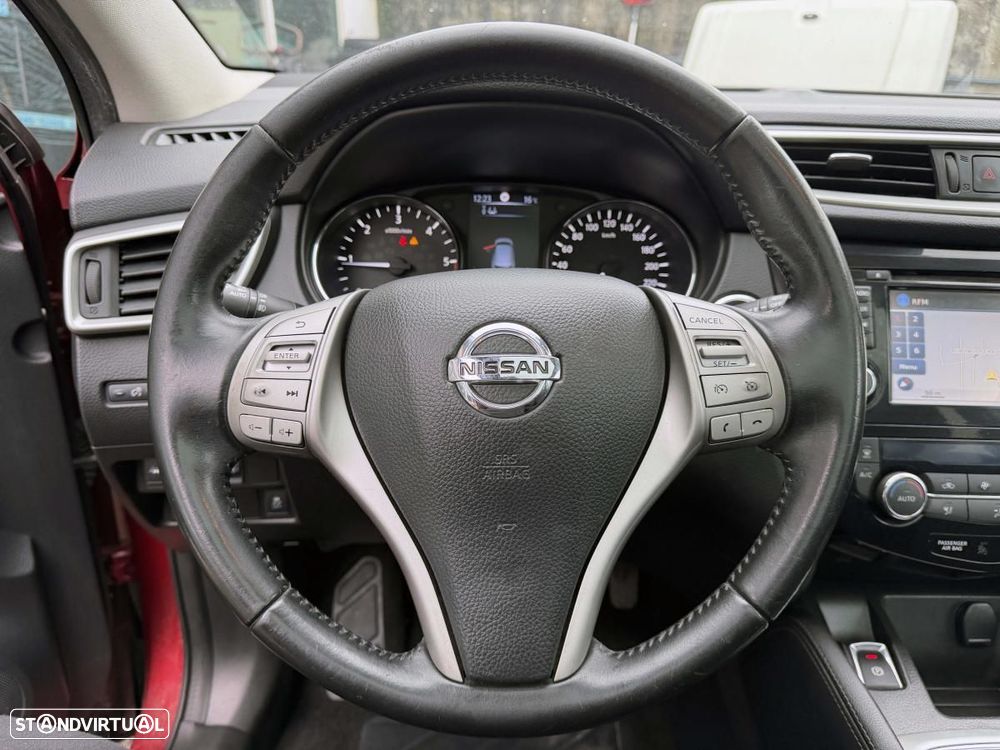 Nissan Qashqai 1.5 dCi N-Connecta 18 - 28