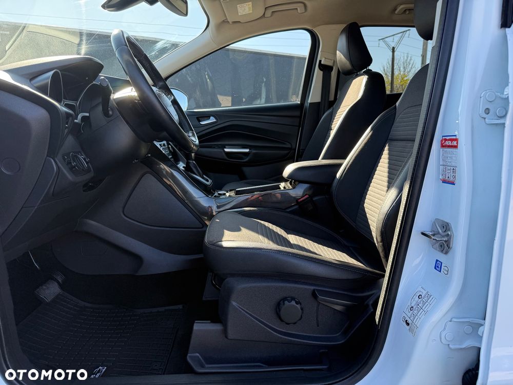 Ford Kuga 2.0 TDCi 4x4 Titanium - 23