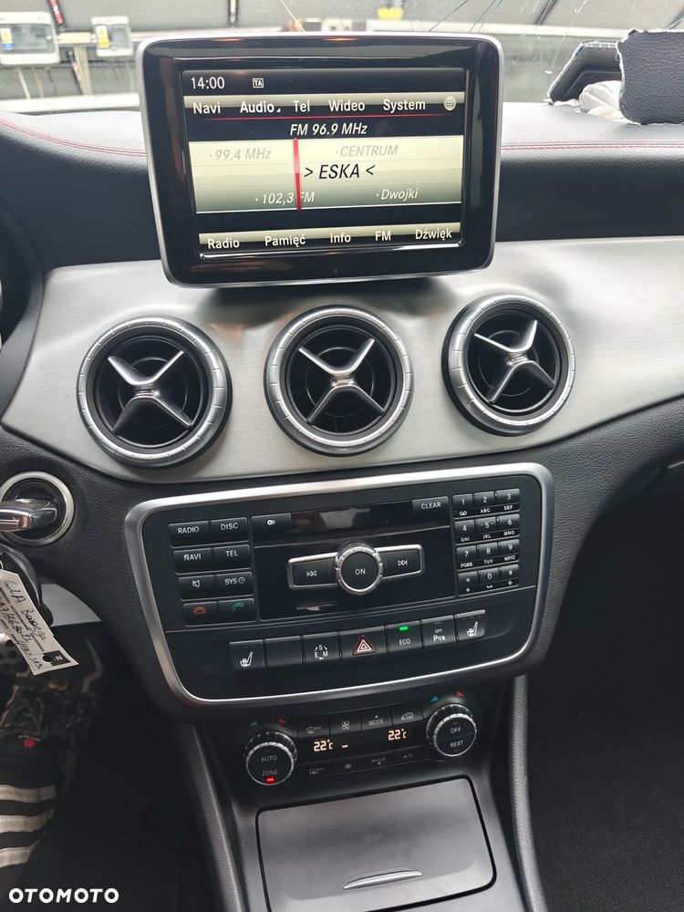 Mercedes-Benz CLA 250 7G-DCT AMG Line - 14