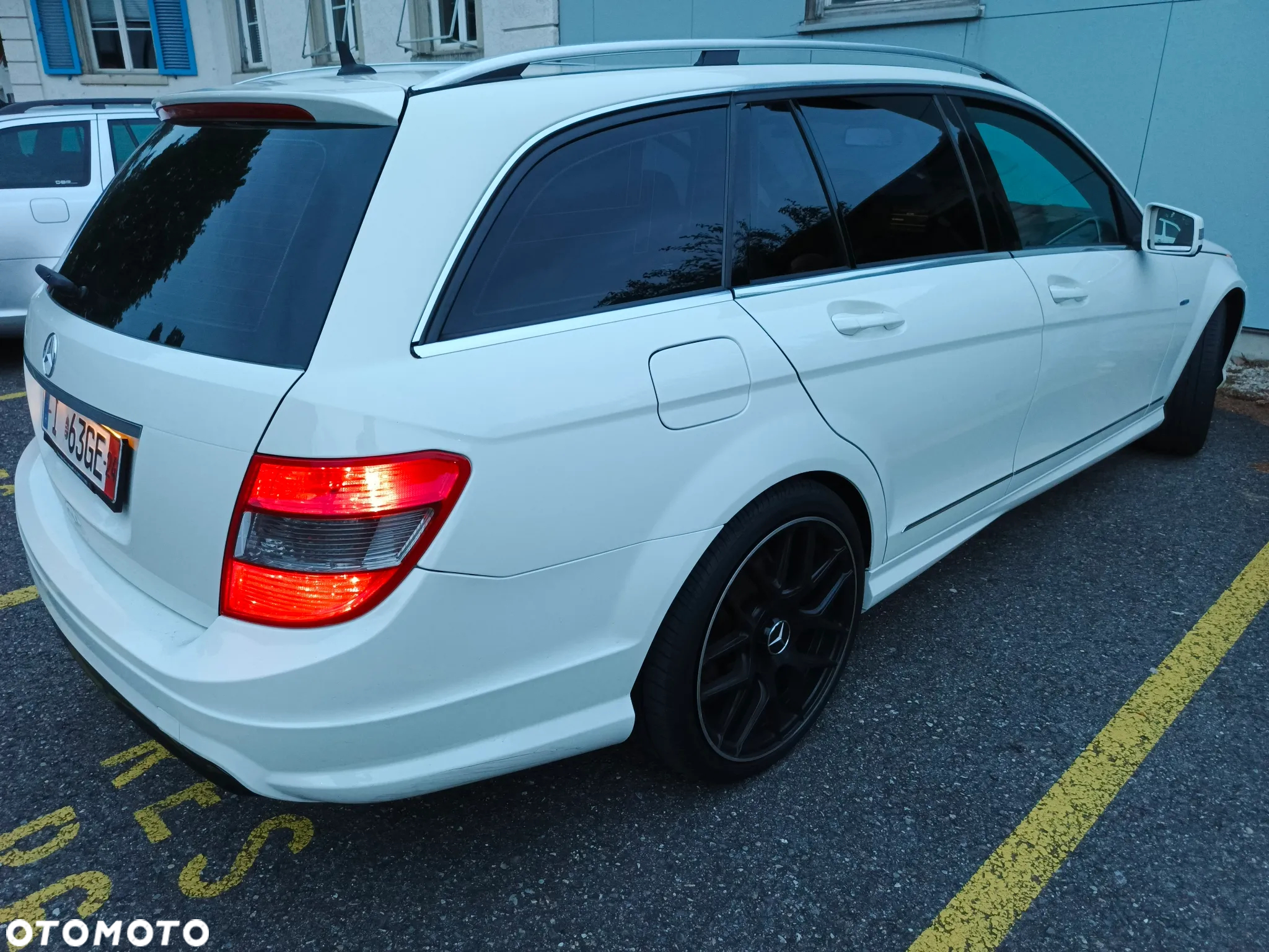 Mercedes-Benz Klasa C 220 T CDI DPF Automatik Avantgarde - 23