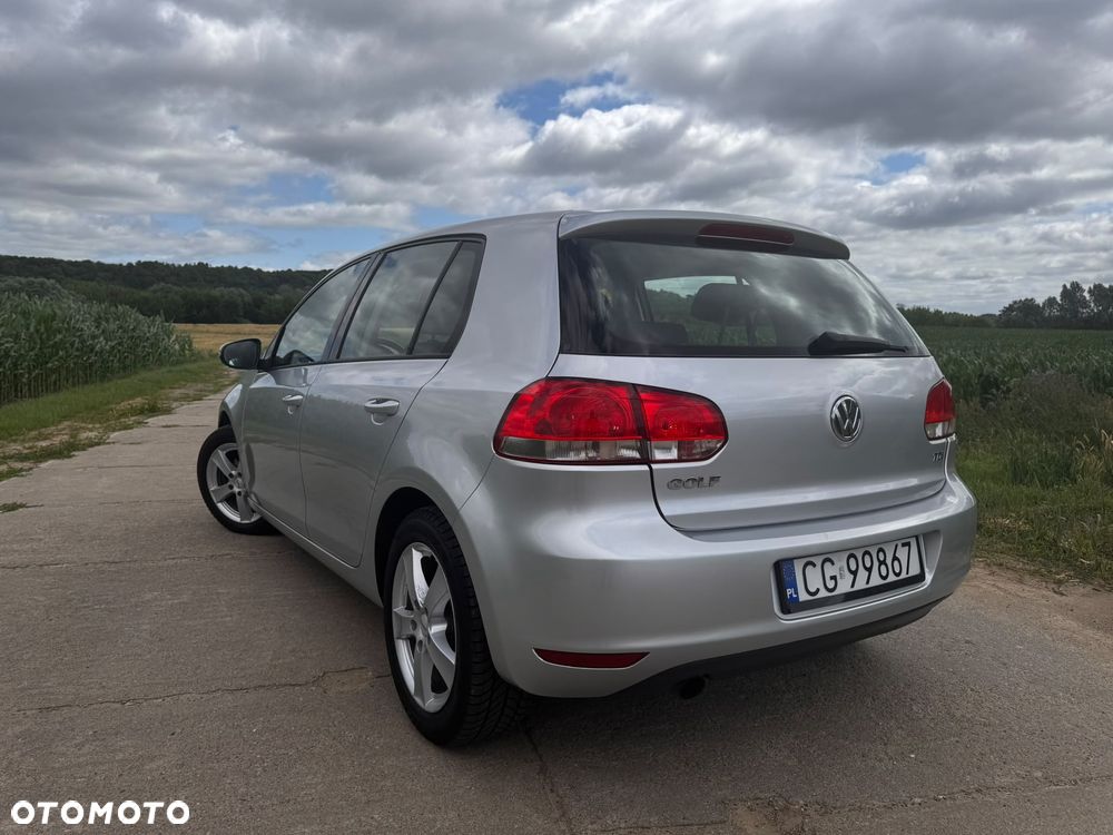 Volkswagen Golf - 8