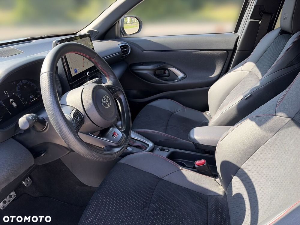 Toyota Yaris Cross Hybrid 1.5 GR Sport - 18