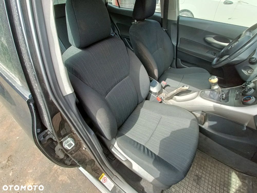 TOYOTA AURIS I 06-09 2007 r. 5D HB fotel kierowcy i pasażera + kanapa tylna * - 4