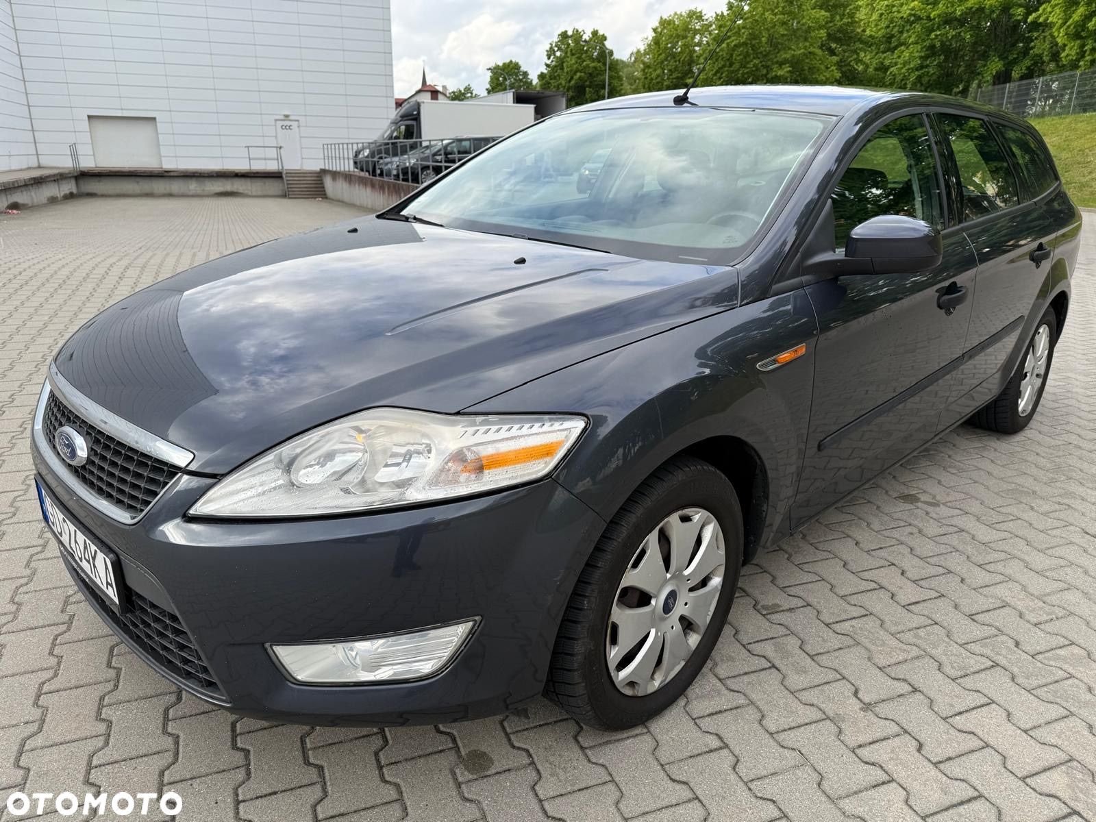 Ford Mondeo 2.0 Ambiente - 1
