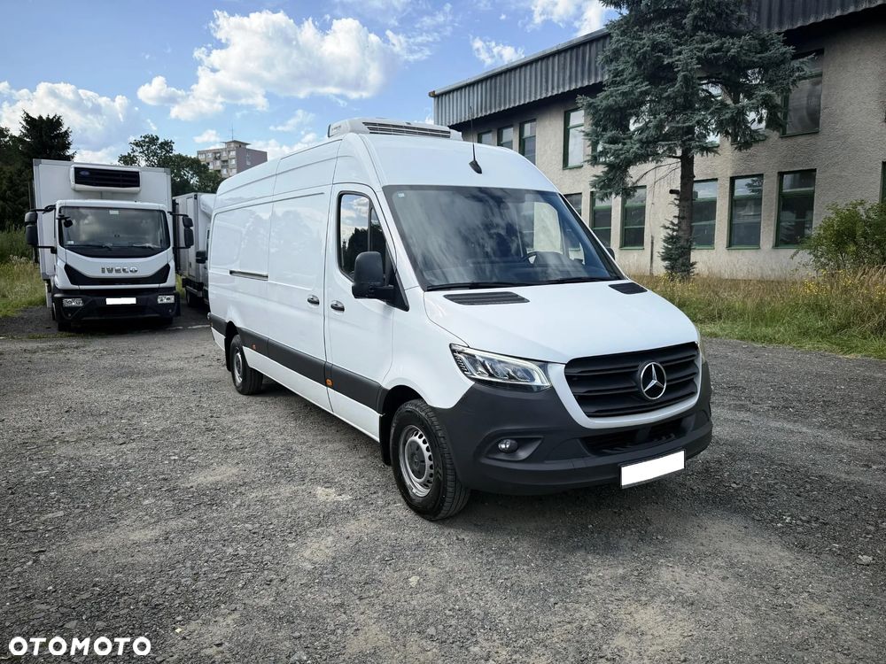 Mercedes-Benz Sprinter - 1
