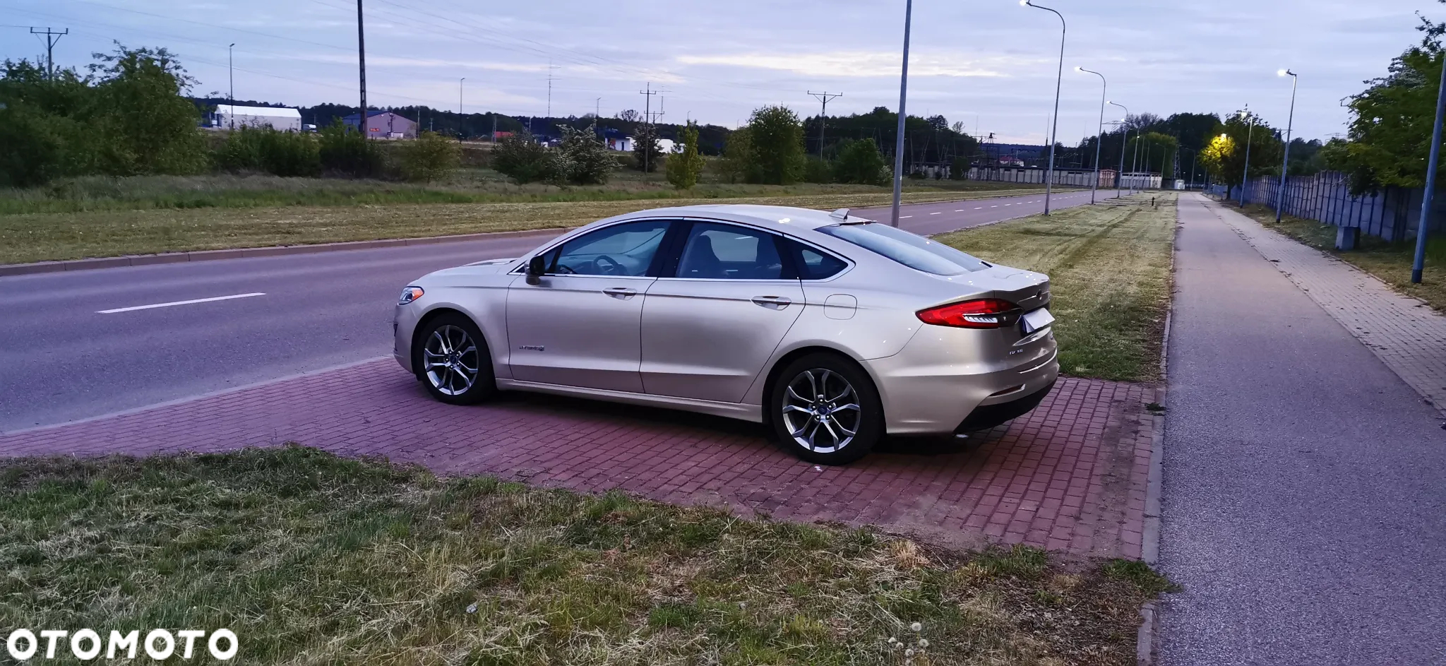 Ford Mondeo 2.0 Hybrid Titanium - 23