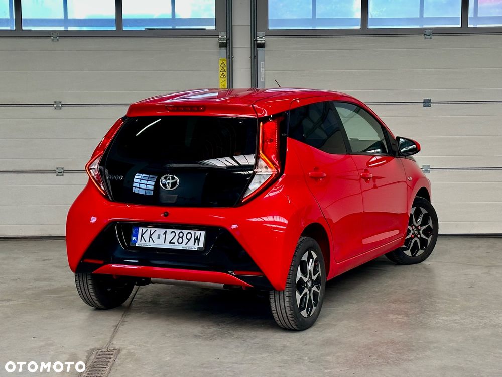 Toyota Aygo x-play connect - 7