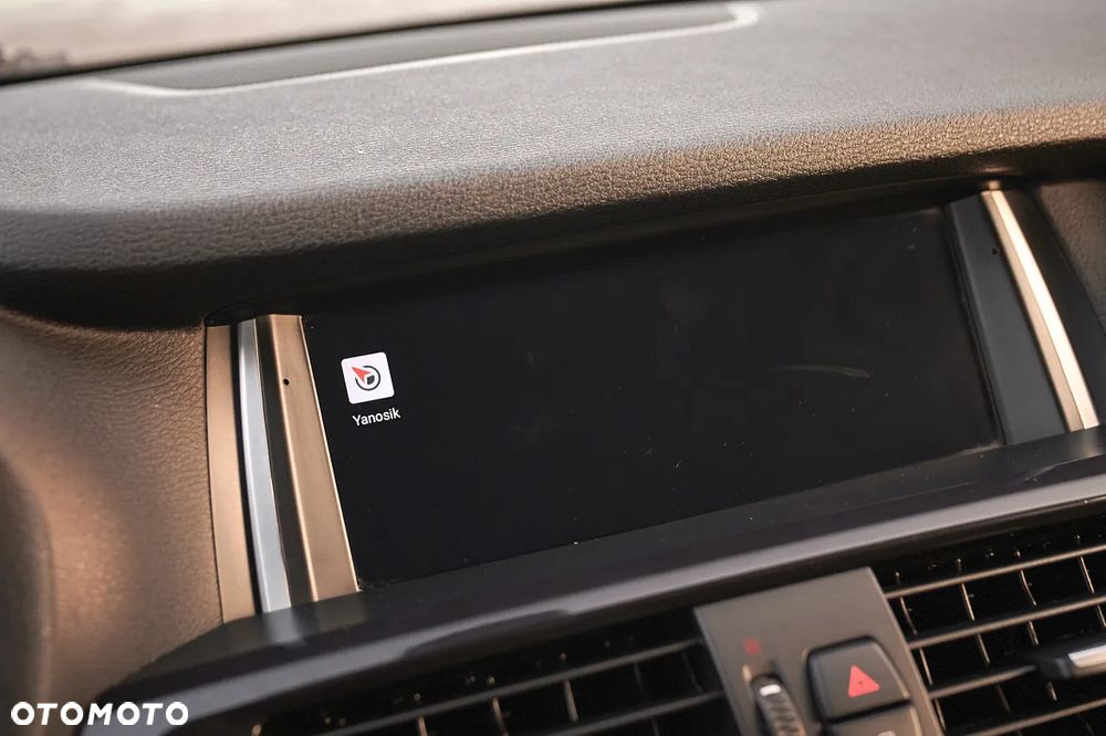 BMW X3 xDrive20d - 38