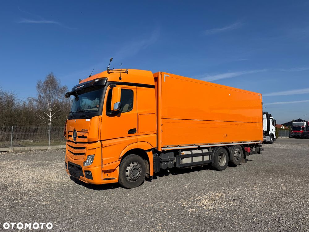 Mercedes-Benz Actros - 2