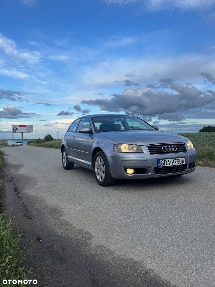 Audi A3 3-drzwiowe 1.6 FSI Ambiente - 3